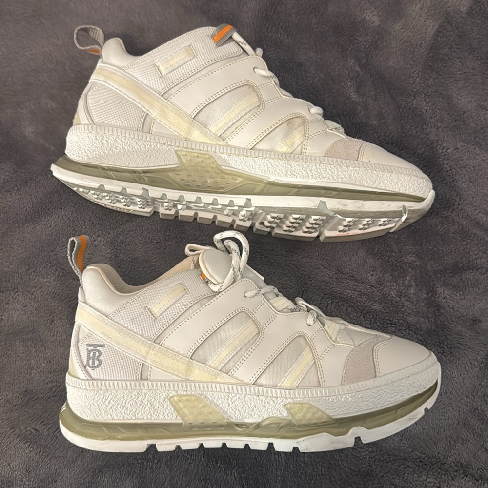 Women’s Burberry sneakers - Picture 2 of 4